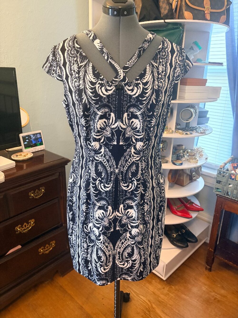 Black White Paisley Sheath Dress Y2K Cocktail Resortwear Wedding Guest Size 8P